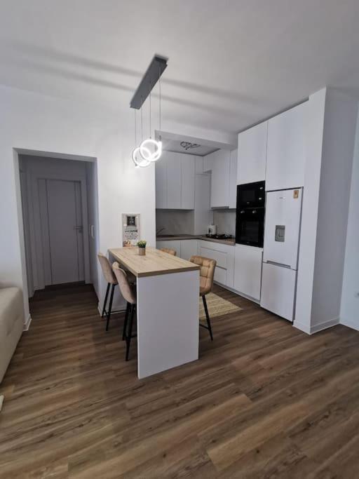 Cu Doua De Lux